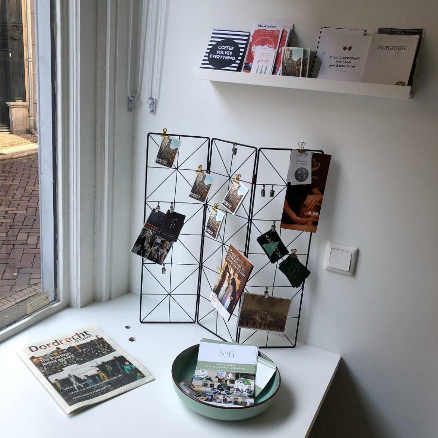 Apartment Luxe Toplocatie! Monument Hartje Centrum Dordrecht, 2 Badkamers, 2 Keukens, Tuintje *