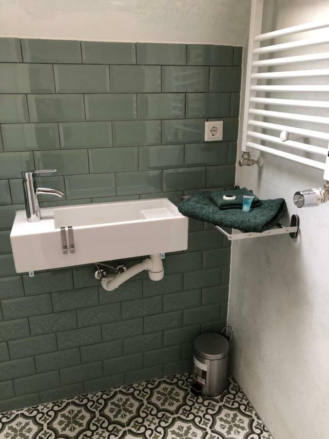 Apartment Luxe Toplocatie! Monument Hartje Centrum Dordrecht, 2 Badkamers, 2 Keukens, Tuintje Dordrecht