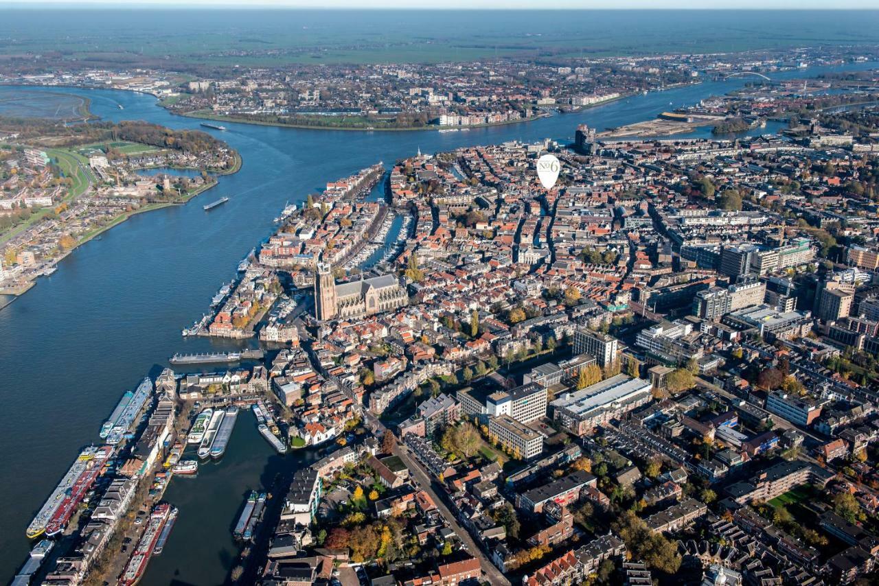 Luxe Toplocatie! Monument Hartje Centrum Dordrecht, 2 Badkamers, 2 Keukens, Tuintje Dordrecht