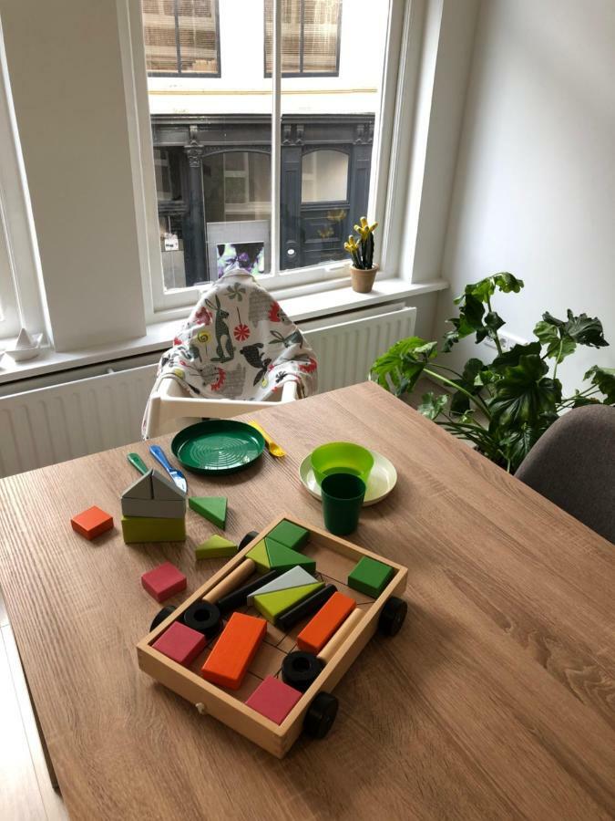 Luxe Toplocatie! Monument Hartje Centrum Dordrecht, 2 Badkamers, 2 Keukens, Tuintje Apartment Dordrecht